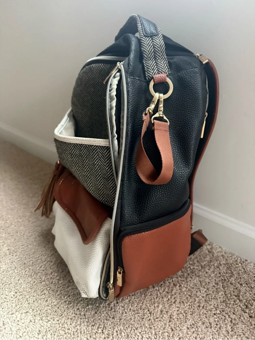 Itzy Ritzy chic herringbone